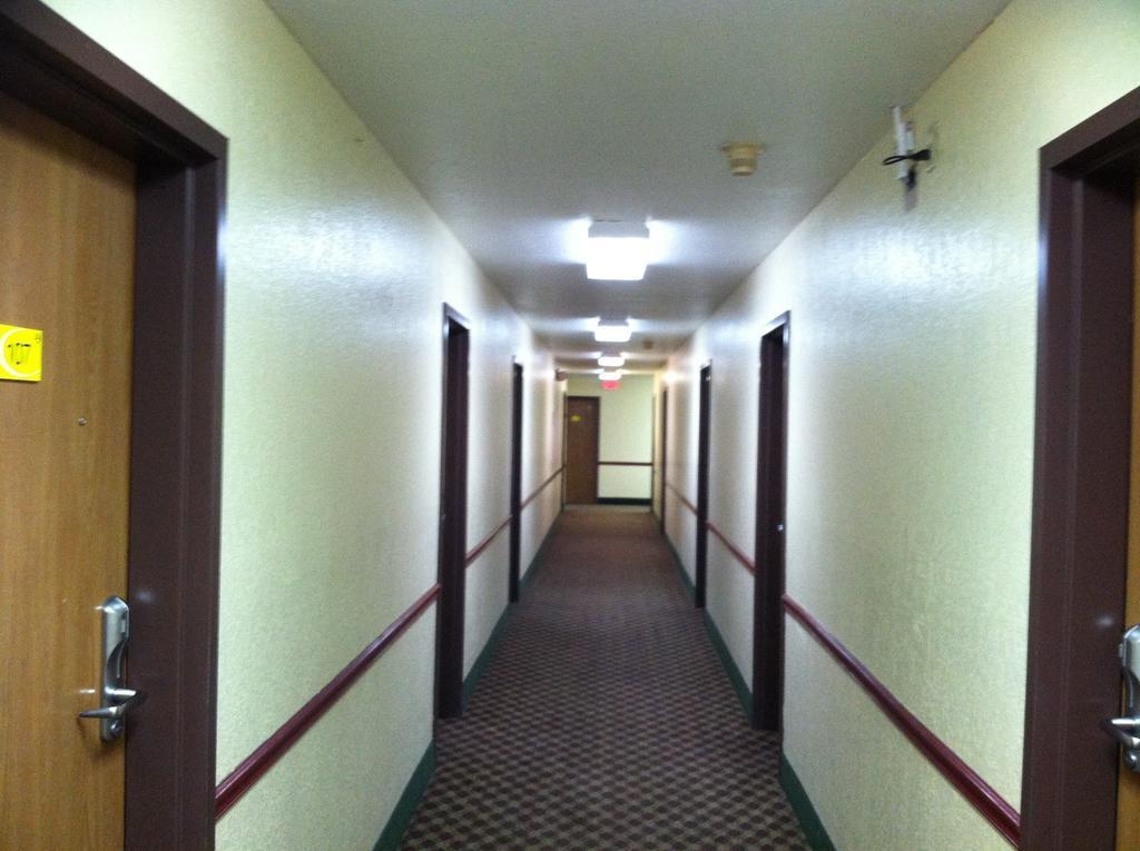 Super 8 By Wyndham Sikeston/Miner Area Hotel Buitenkant foto